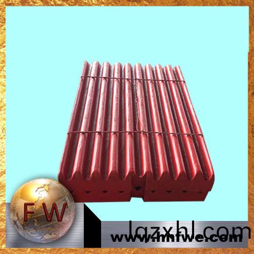 [湖(hu)南(nan)豐偉]廣(guang)西(xi)高(gao)錳(meng)鋼顎(e)闆 顎式(shi)破碎機(ji)牙(ya)闆